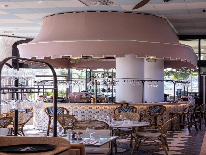 Hotel Riviera image
