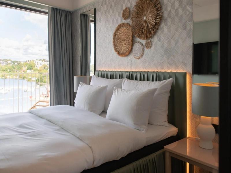 Hotel Riviera image