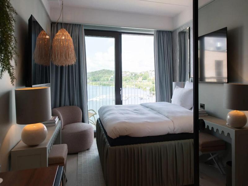 Hotel Riviera image