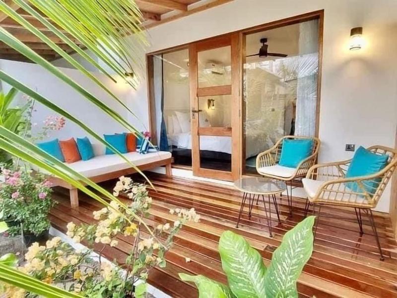 Seaside Dhigurah image