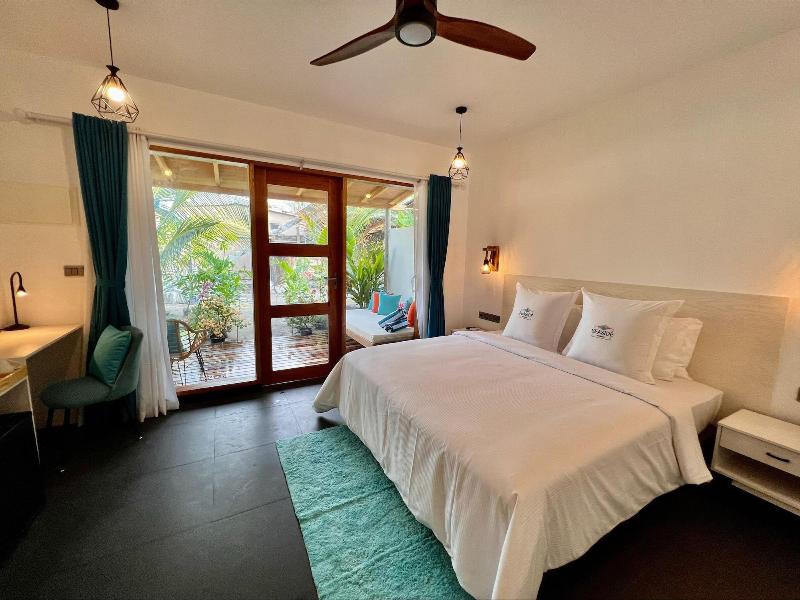 Seaside Dhigurah image