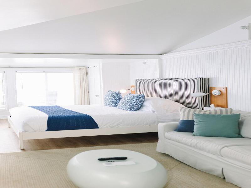Blue - Inn On The Beach image