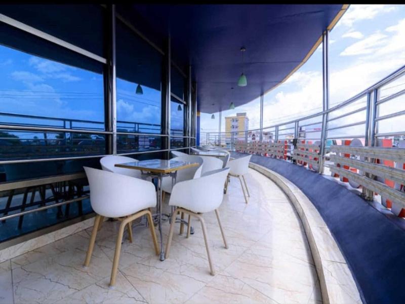Marriot Metropolitan Hotel image