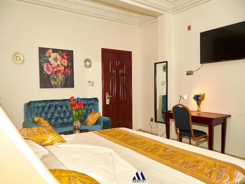 Marriot Metropolitan Hotel image