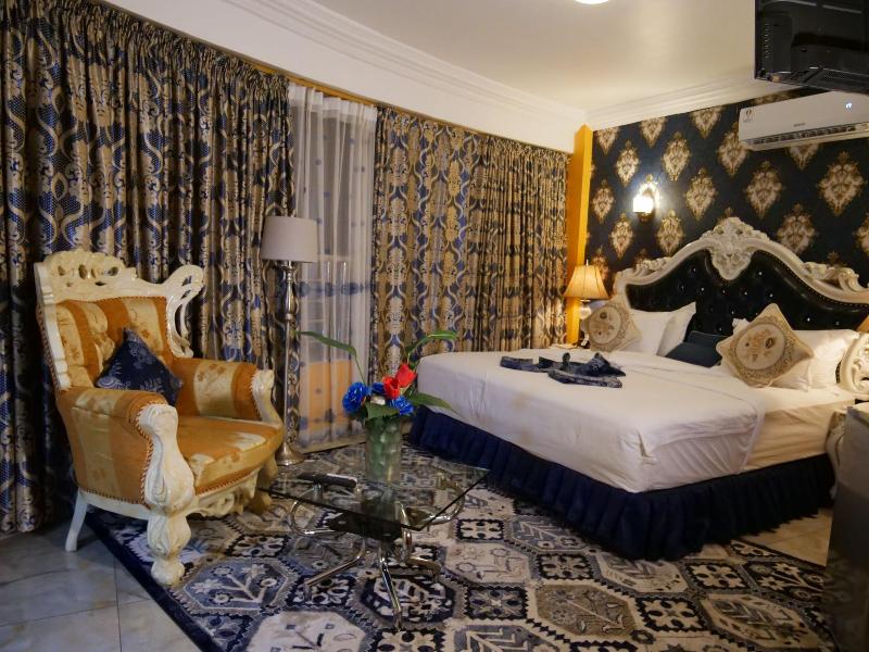 Marriot Metropolitan Hotel image