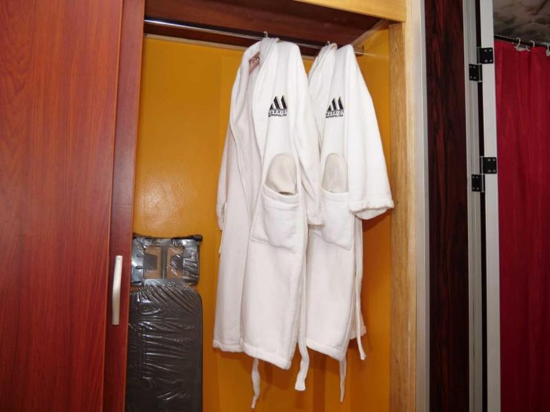 Marriot Metropolitan Hotel image