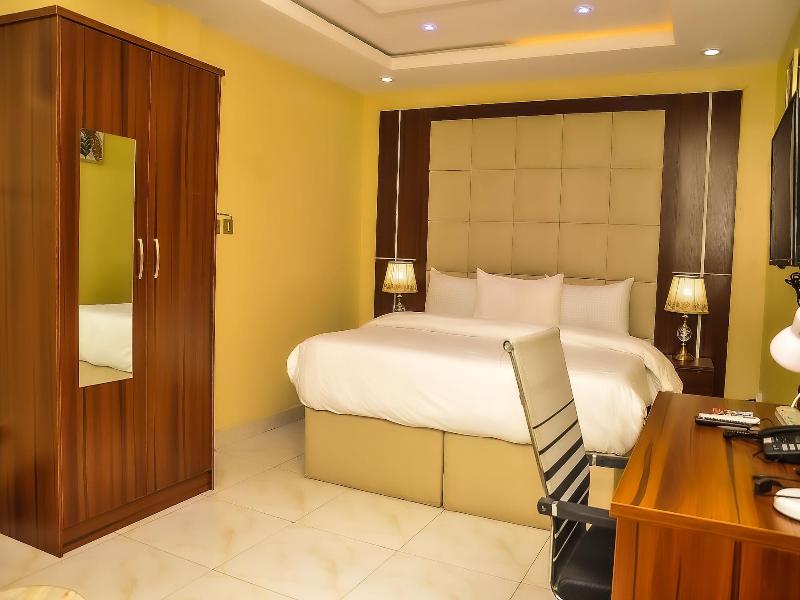 Marriot Airport Hotels image