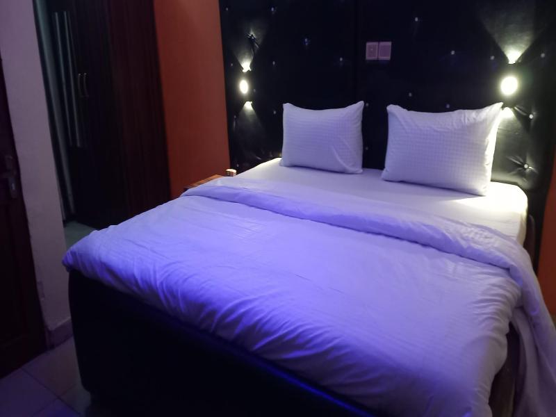 Marriot Airport Hotels image