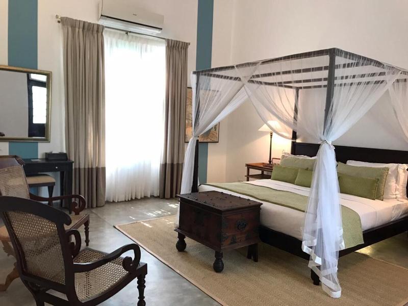 The Postcard Galle image