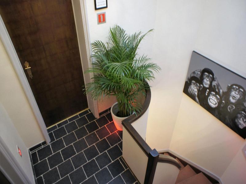 J And R Brussels City Apartment image