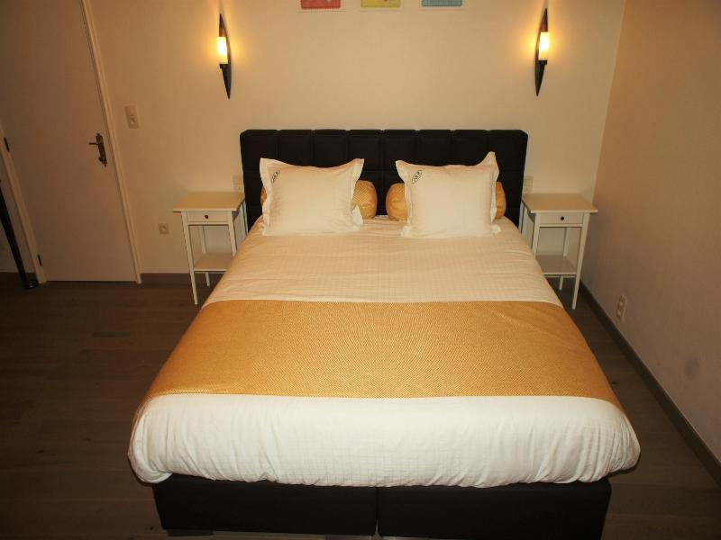 J And R Brussels City Apartment image