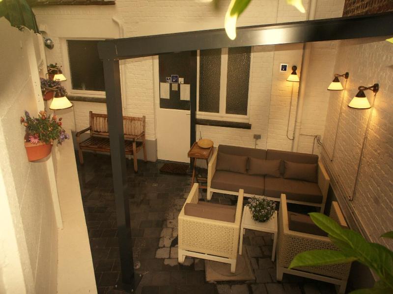 J And R Brussels City Apartment image