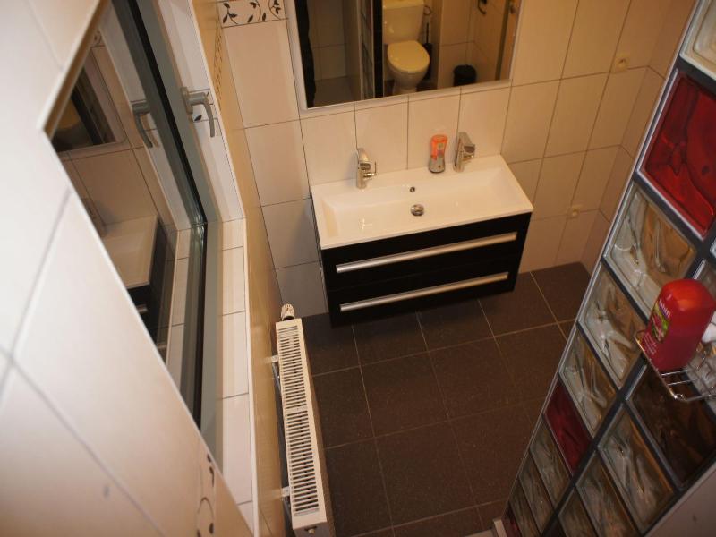 J And R Brussels City Apartment image