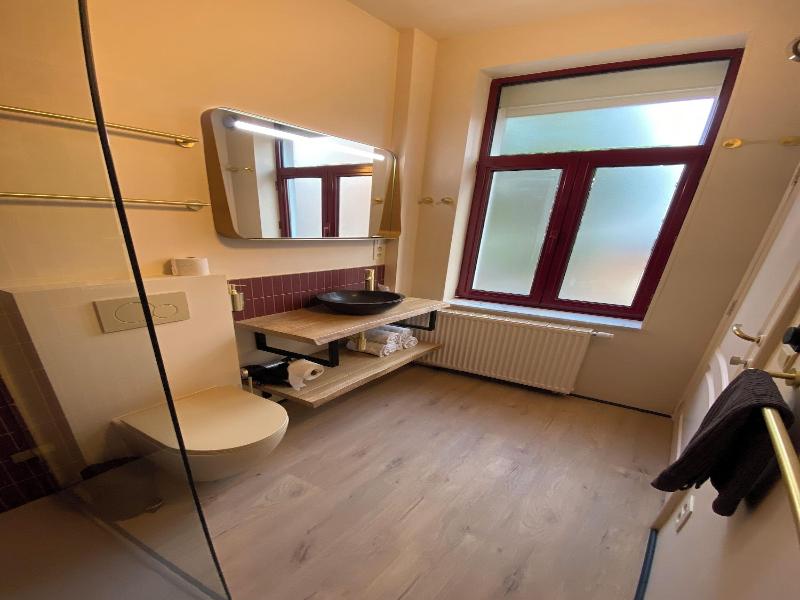 J And R Brussels City Apartment image
