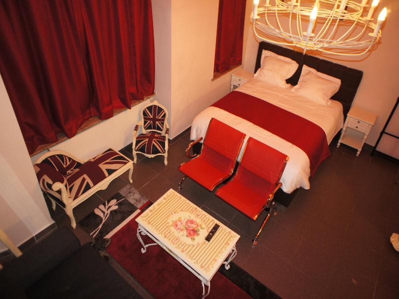 J And R Brussels City Apartment image