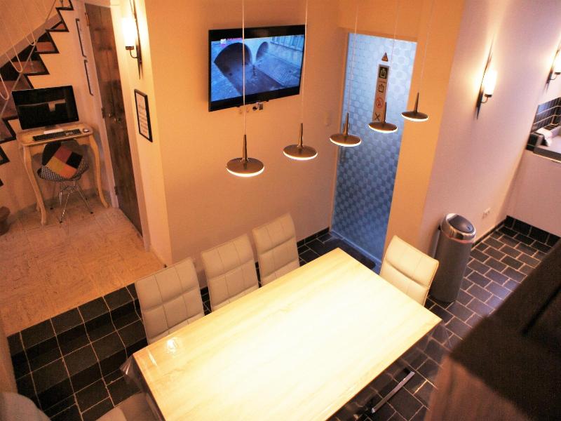 J And R Brussels City Apartment image