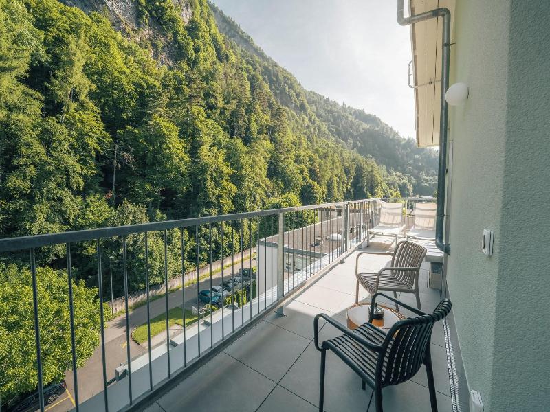 Hop Apartments & Suites image