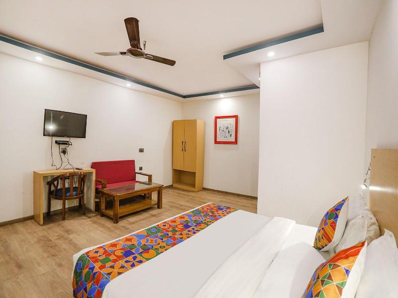 Fabhotel F9 Sector 58 image