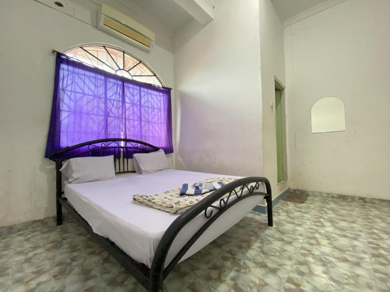 Hotel O California image