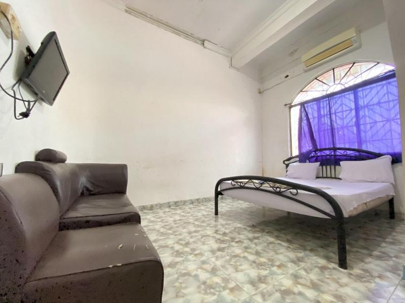 Hotel O California image