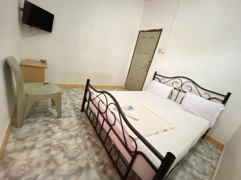 Hotel O California image