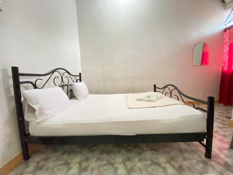 Hotel O California image