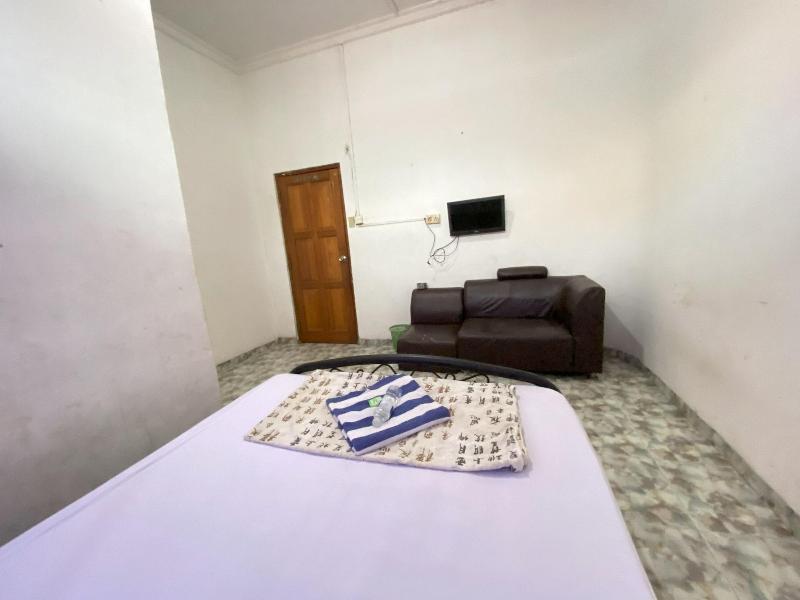 Hotel O California image