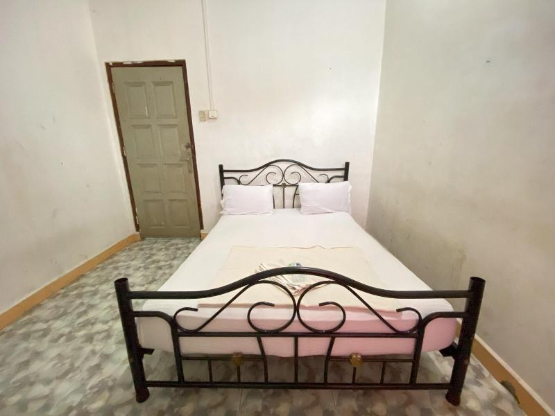 Hotel O California image