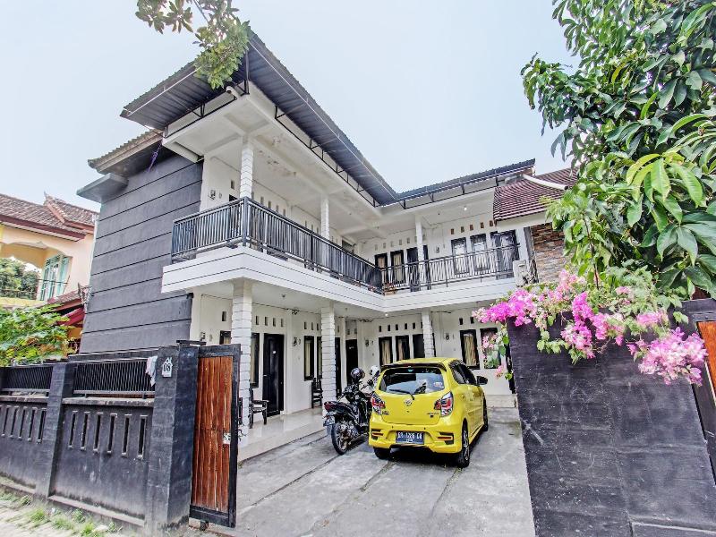 Oyo Life 92754 Kost Griya Perdana