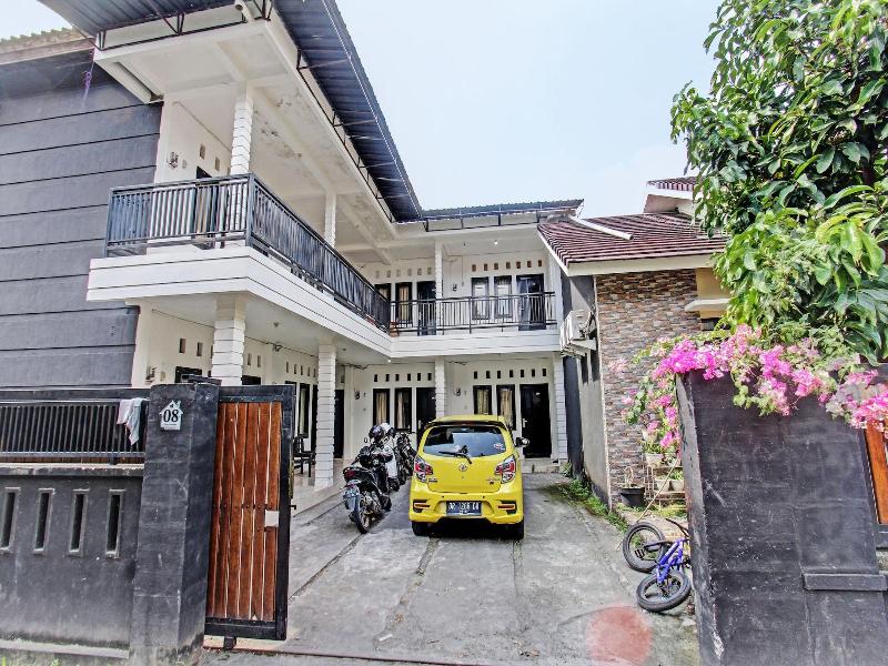 Oyo Life 92754 Kost Griya Perdana image