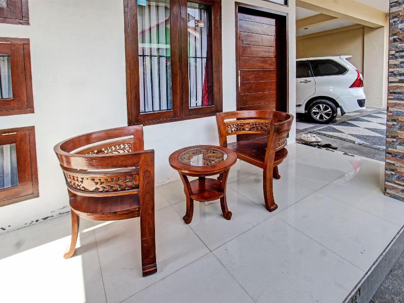 Oyo Life 92754 Kost Griya Perdana image