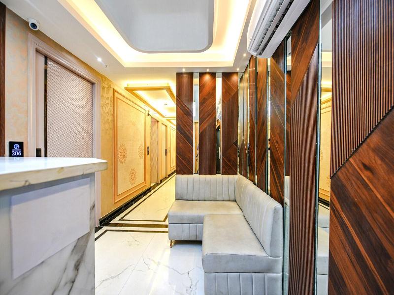 Fabhotel Grand Palazzo image