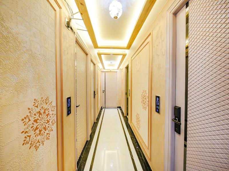 Fabhotel Grand Palazzo image