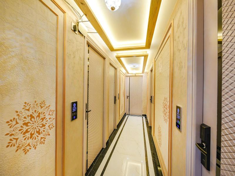 Fabhotel Grand Palazzo image