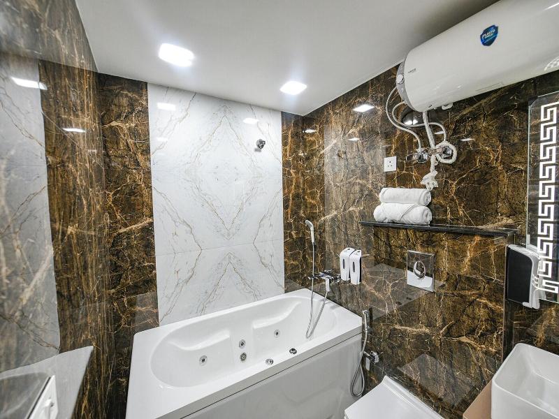 Fabhotel Grand Palazzo image