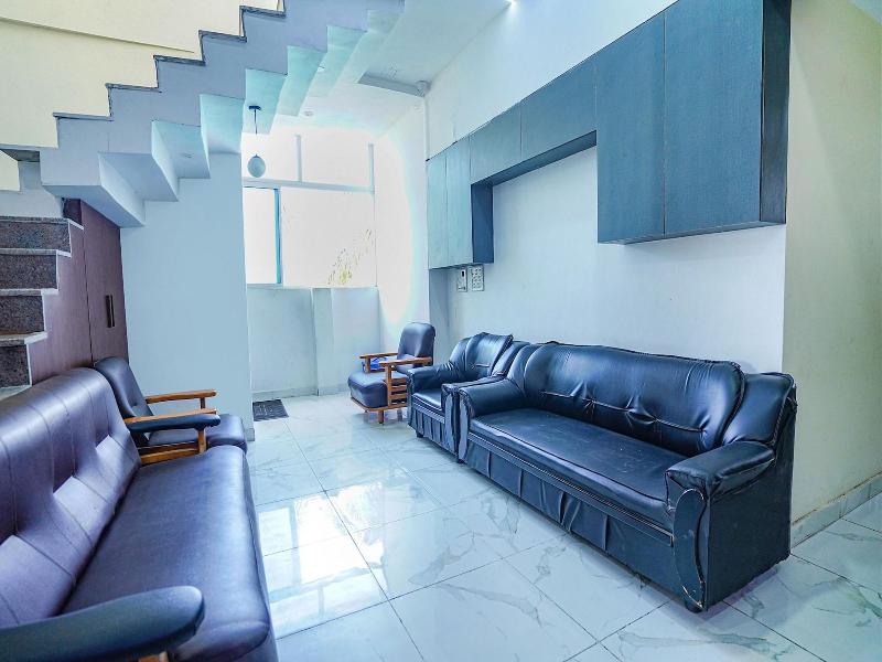 Fabhotel Aishwarya Inn image