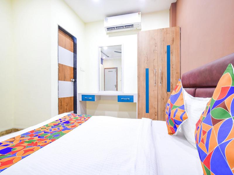 Fabhotel Ss Blue — view