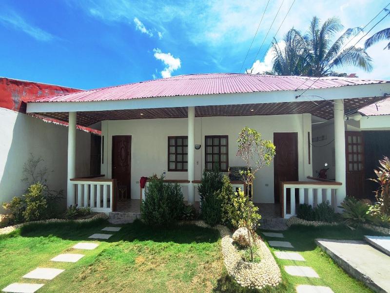 Bluewaves Resort -  Basdaku By Hiverooms — general view