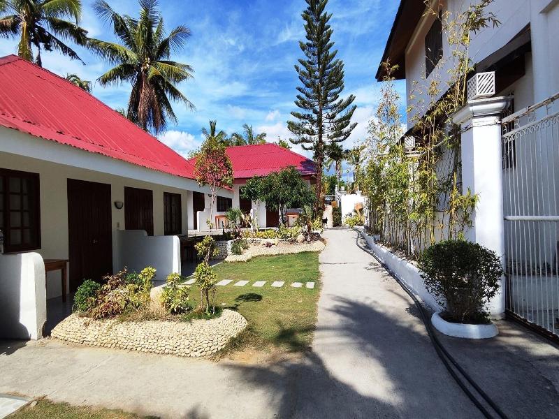 Bluewaves Resort -  Basdaku By Hiverooms — exterior view