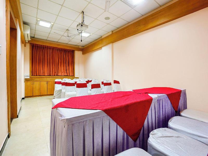 Fabhotel Manoshanti - Nr. Big Daddy Casino image