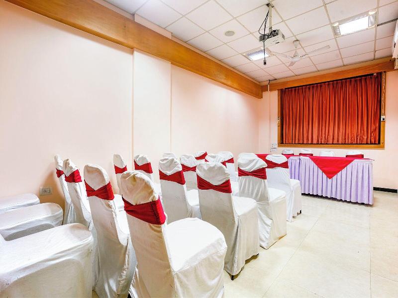 Fabhotel Manoshanti - Nr. Big Daddy Casino image