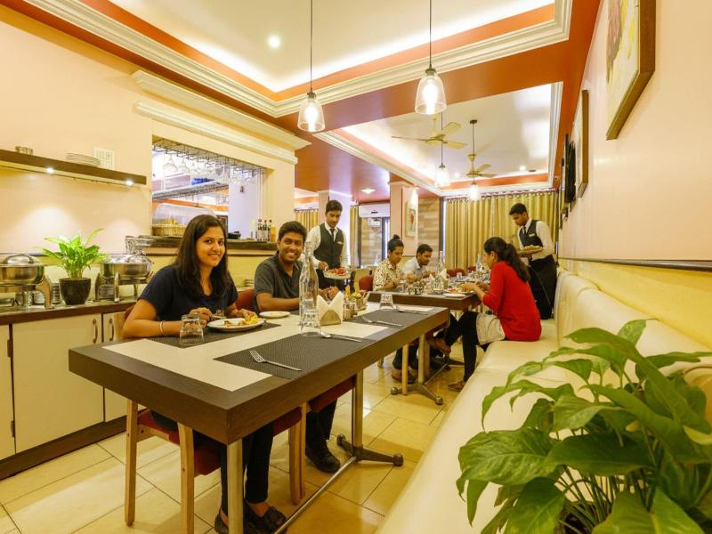 Fabhotel Manoshanti - Nr. Big Daddy Casino image