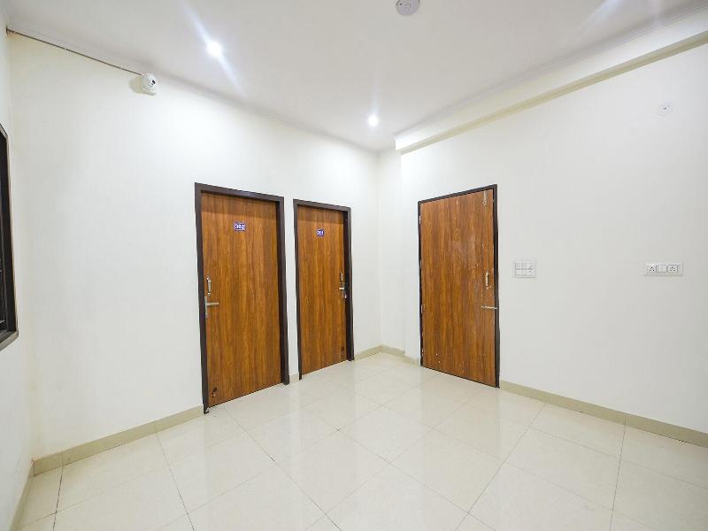 Fabhotel Vr Residency image