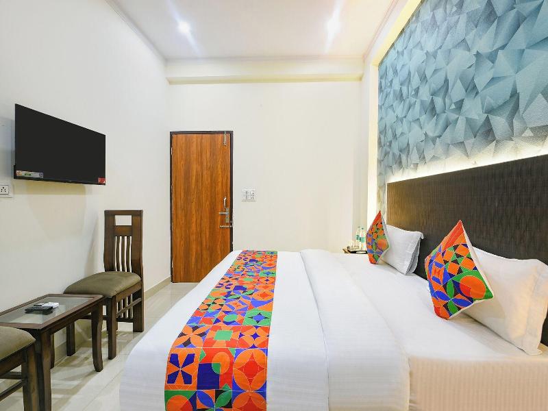 Fabhotel Vr Residency image