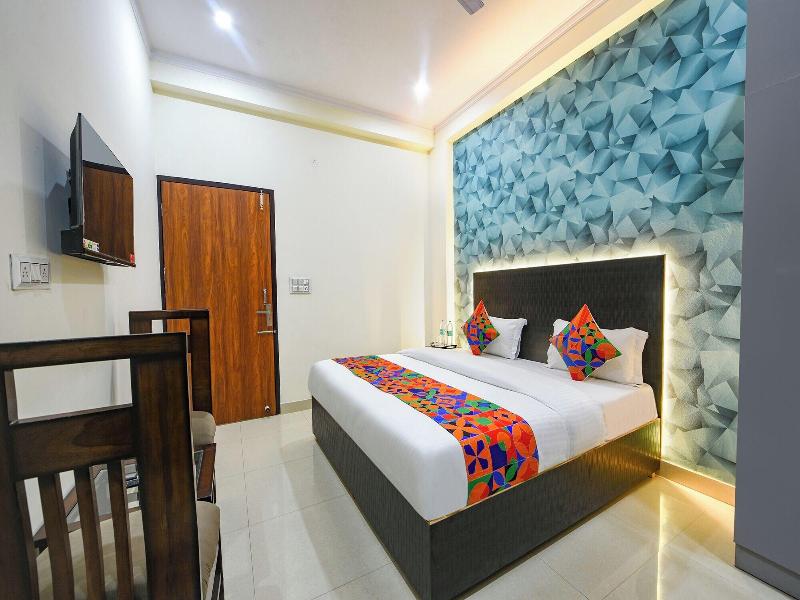 Fabhotel Vr Residency image