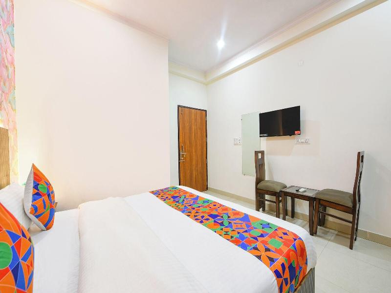 Fabhotel Vr Residency image