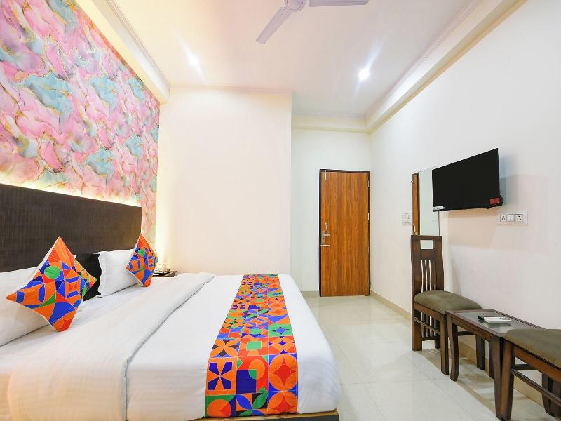 Fabhotel Vr Residency image