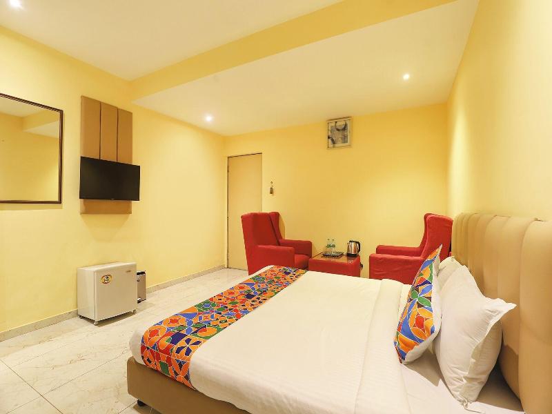 Fabhotel Chamiers Park image