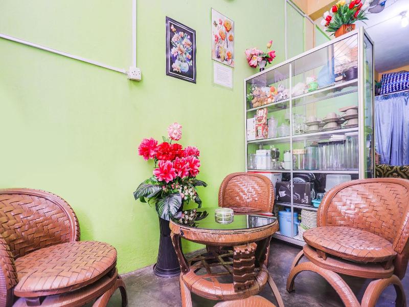 Hotel O Bilqis Homestay Nearthe Hot River, Dog R image