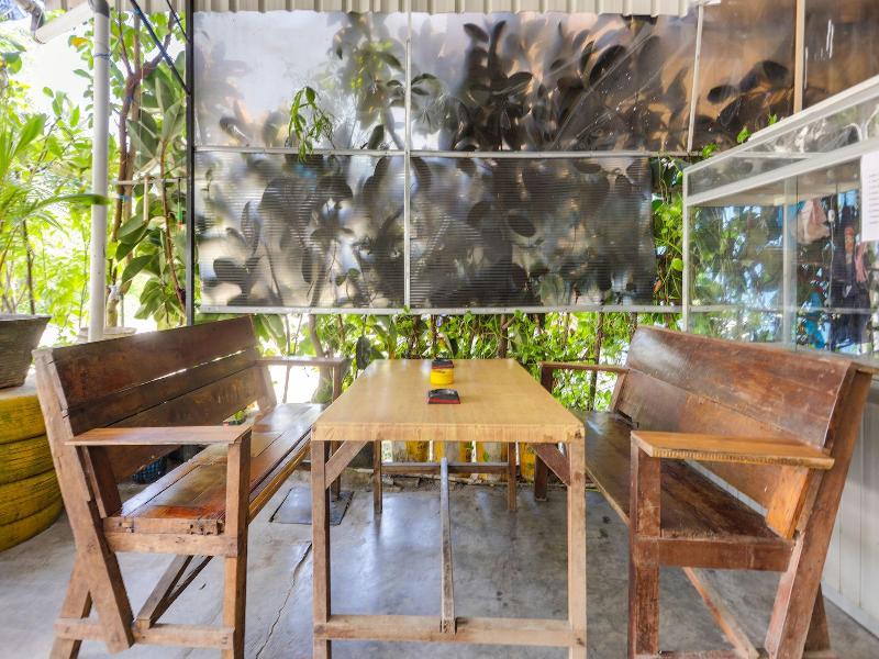 Hotel O Bilqis Homestay Nearthe Hot River, Dog R image